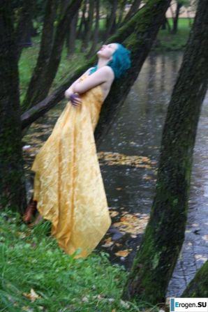 Eve in the park. Thumb 13