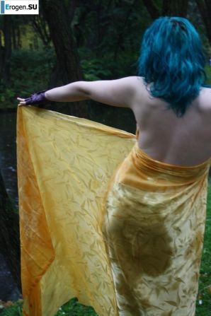 Eve in the park. Thumb 18