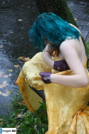 Eve in the park. Thumb 22