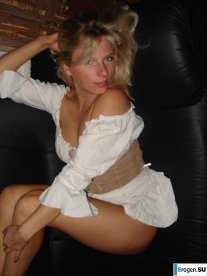 The coveted mature German woman poses for her boy. Part 3. Thumb 12