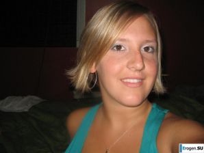 Девушка пончик и её личные фото. Эскиз 19