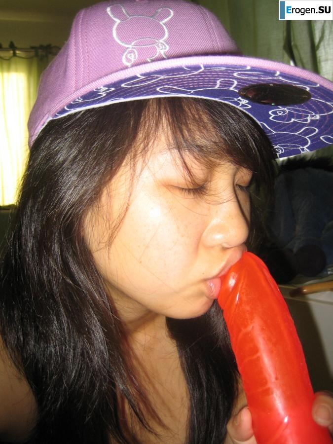 Asian has fun at home. Photo 19