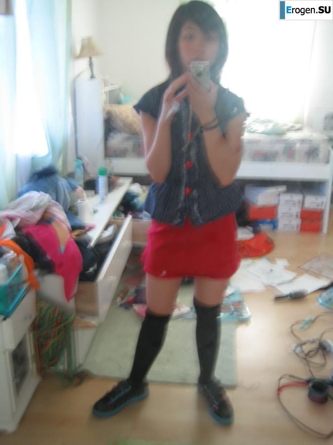 Asian has fun at home. Photo 38