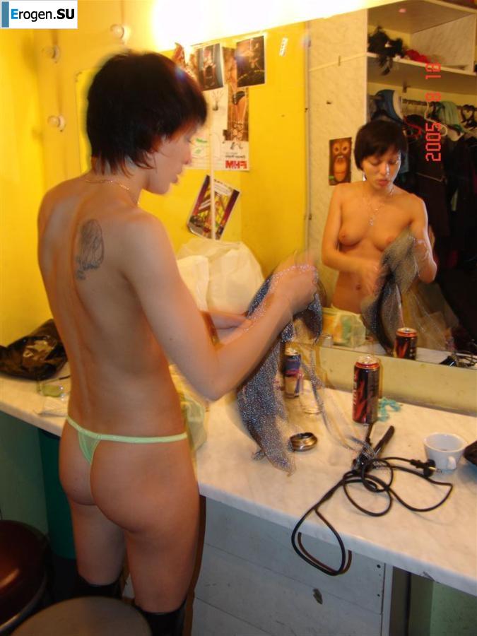 Dressing rooms, latrines, changing rooms for models. Photo 8