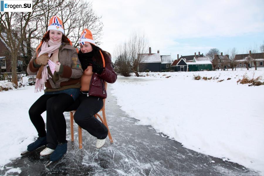 Dutch nudists in winter. Photo 1