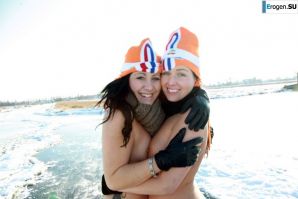 Голландские нудистки зимой. Эскиз 38