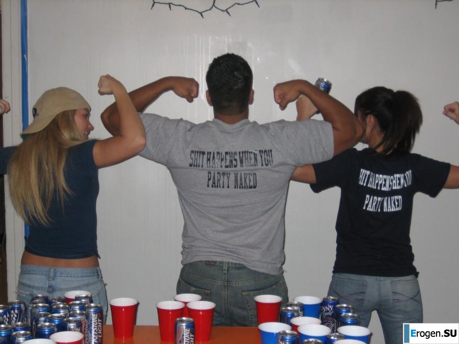 Blonde, muscled and friends. Photo 11