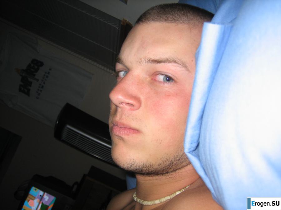 Blonde, muscled and friends. Photo 30