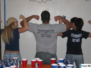 Blonde, muscled and friends. Thumb 11