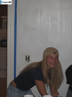 Blonde, muscled and friends. Thumb 12