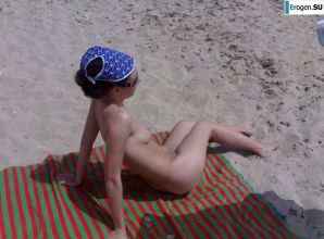 в поддержку Януковича, и на пляже. Эскиз 32