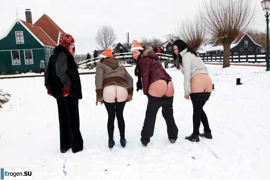 Голландские нудистки зимой. Часть 2. Фото 8