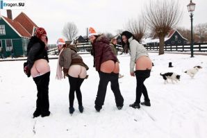 Dutch nudists in winter. Part 2. Thumb 10