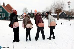 Dutch nudists in winter. Part 2. Thumb 12