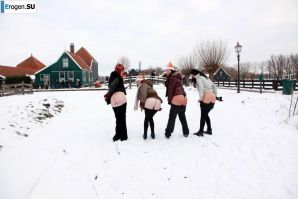 Dutch nudists in winter. Part 2. Thumb 15