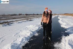 Dutch nudists in winter. Part 2. Thumb 27