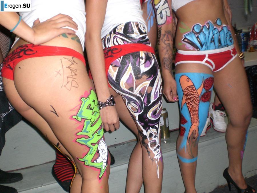 Graffiti on Girls. Photo 15