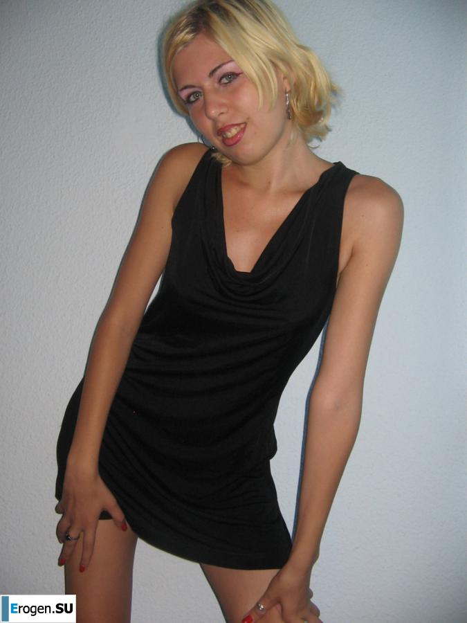 Blonde Czech woman poses for her friend. Photo 30