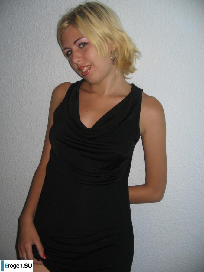 Blonde Czech woman poses for her friend. Photo 32