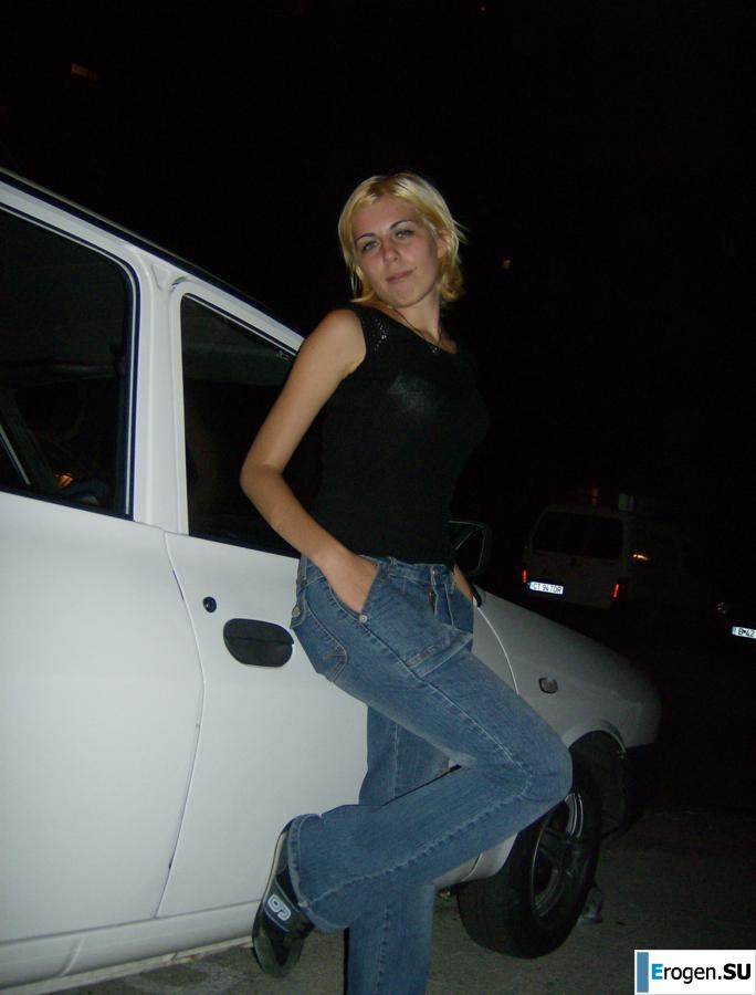 Blonde Czech woman poses for her friend. Photo 4