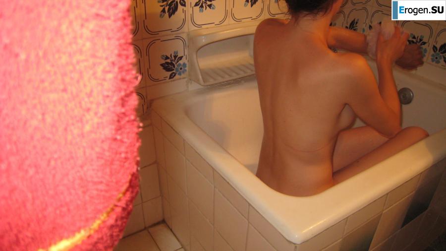 Tall brunette. Photo 47