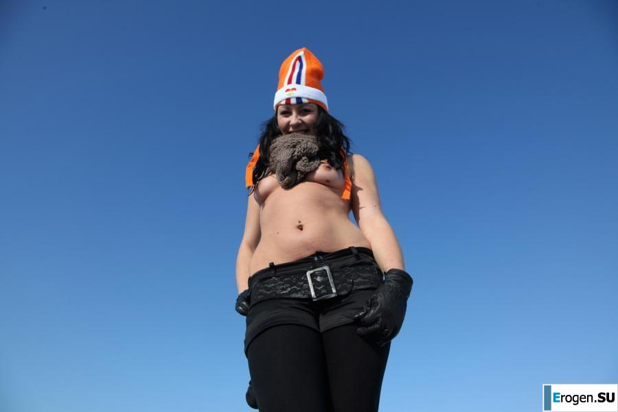 Голландские нудистки зимой. Часть 3. Фото 11