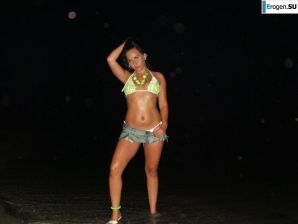 Brunette with forms. Thumb 34