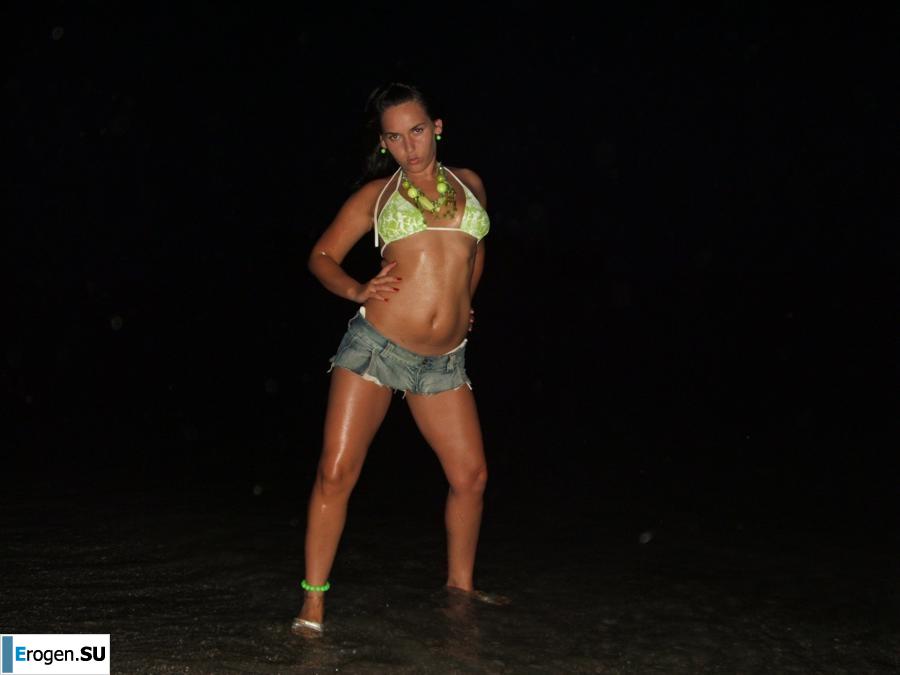 Brunette with forms. Part 2. Photo 4