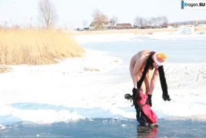 Dutch nudists in winter. Part 4. Thumb 3