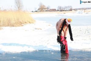 Dutch nudists in winter. Part 4. Thumb 4