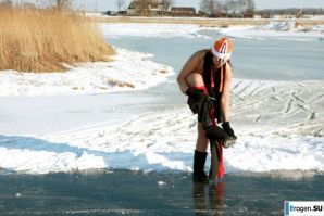 Dutch nudists in winter. Part 4. Thumb 6