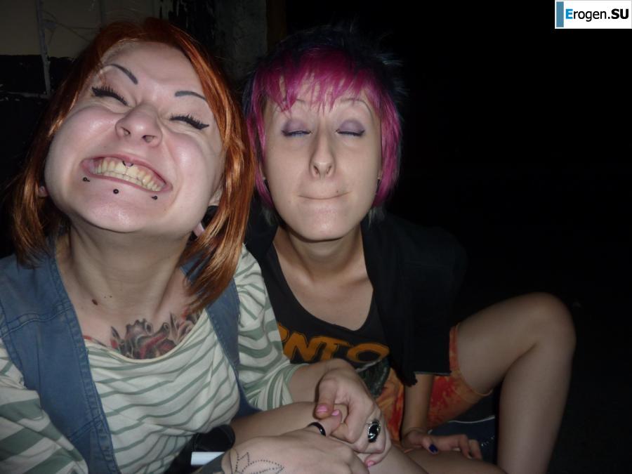 Бухие русские неформалки на крыше. Часть 2. Фото 38