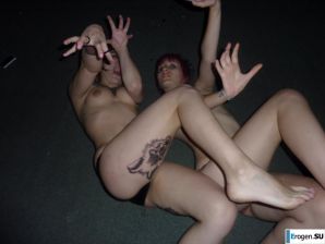 Бухие русские неформалки на крыше. Часть 2. Эскиз 24