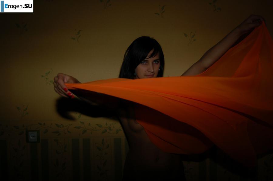 Brunette home photo session. Photo 38