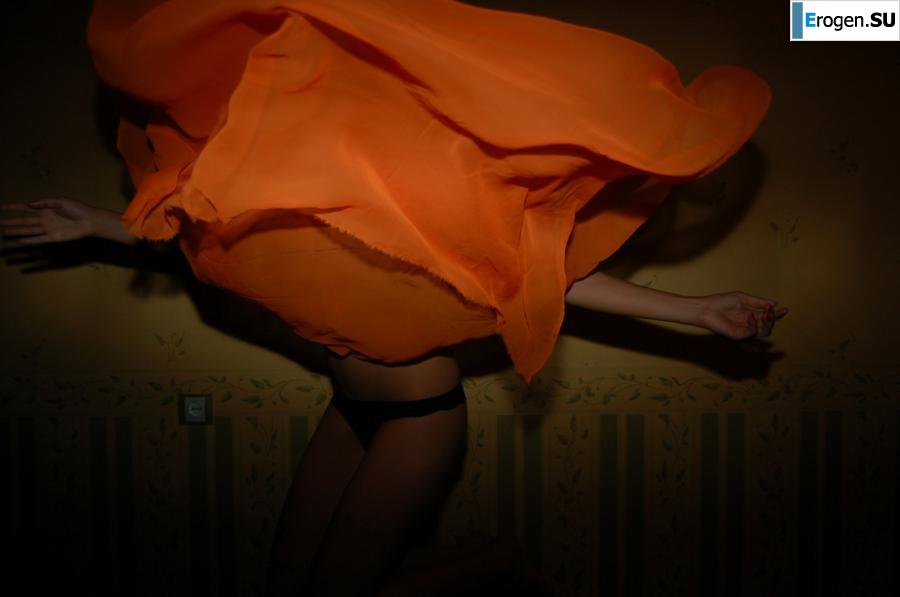 Brunette home photo session. Photo 40