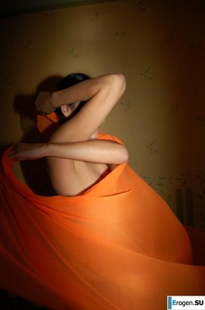 Brunette home photo session. Thumb 14