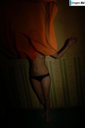 Brunette home photo session. Thumb 30