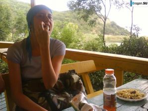 Girl and Carpet. Thumb 12