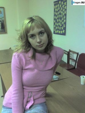 Girl and Carpet. Thumb 18