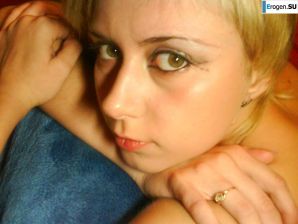 Girl and Carpet. Thumb 33