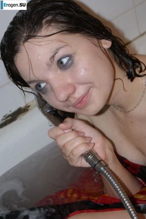 The girl in the bathroom plays with wax. Part 2. Thumb 15