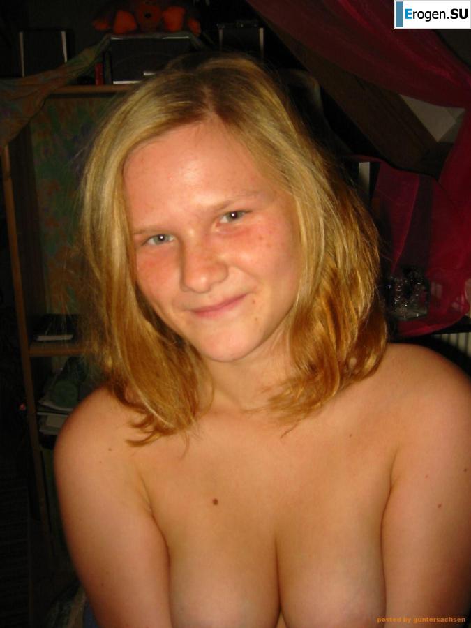 Home photo session of the red bbw. Photo 20