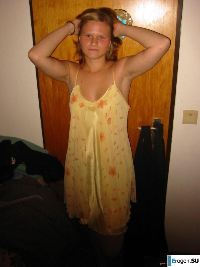 Home photo session of the red bbw. Photo 34