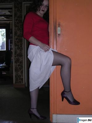 Home archive of a well-fed Parisian woman. Part 6. Thumb 33