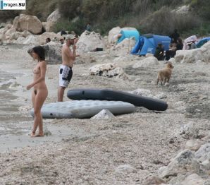 And again, hippies. Now on the beach. Part 3. Thumb 18