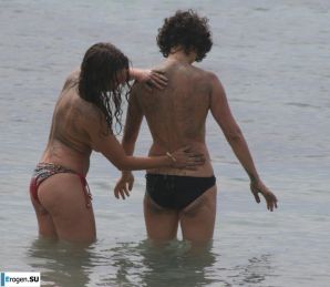 And again, hippies. Now on the beach. Part 3. Thumb 7