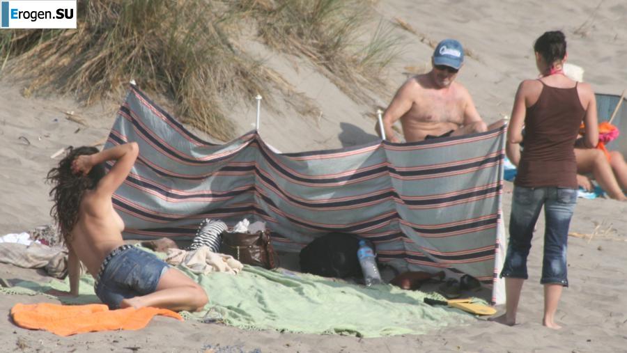 And again hippies. Now on the beach. Part 5. Photo 26