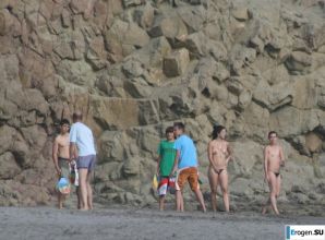 And again hippies. Now on the beach. Part 5. Thumb 15