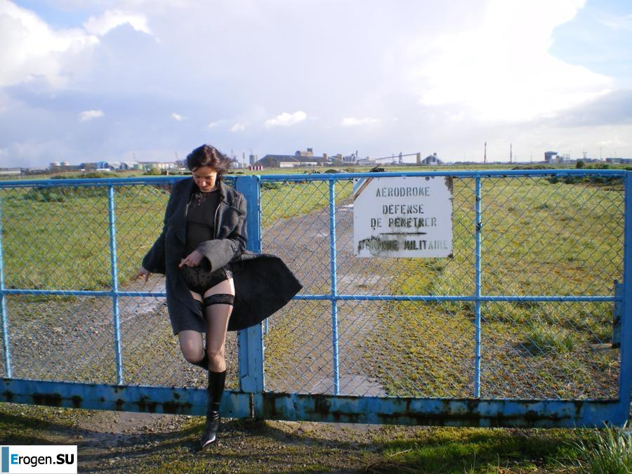 Madame Frenchwoman. Photo 22