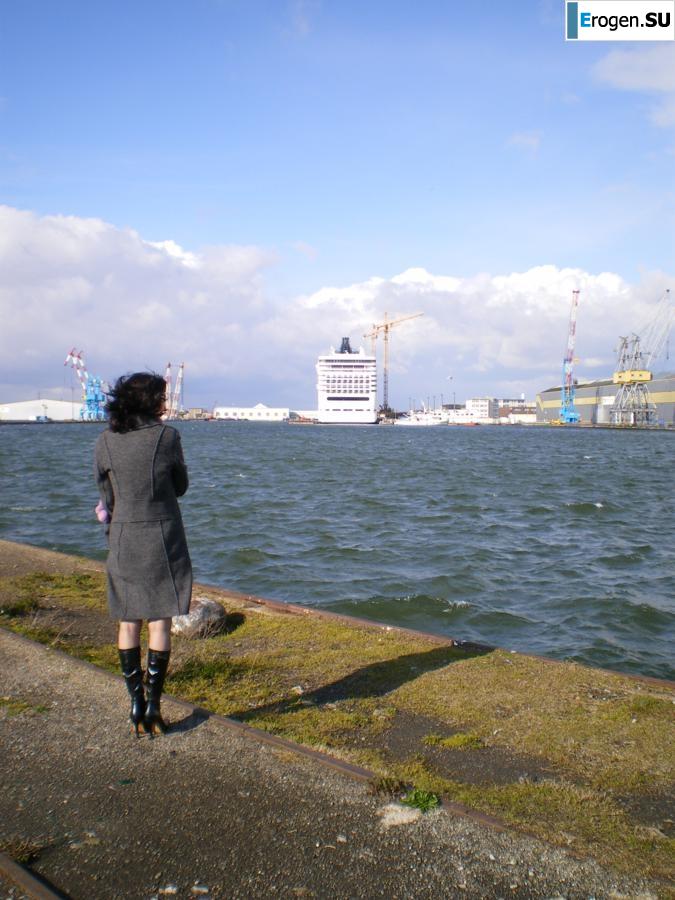 Madame Frenchwoman. Photo 27